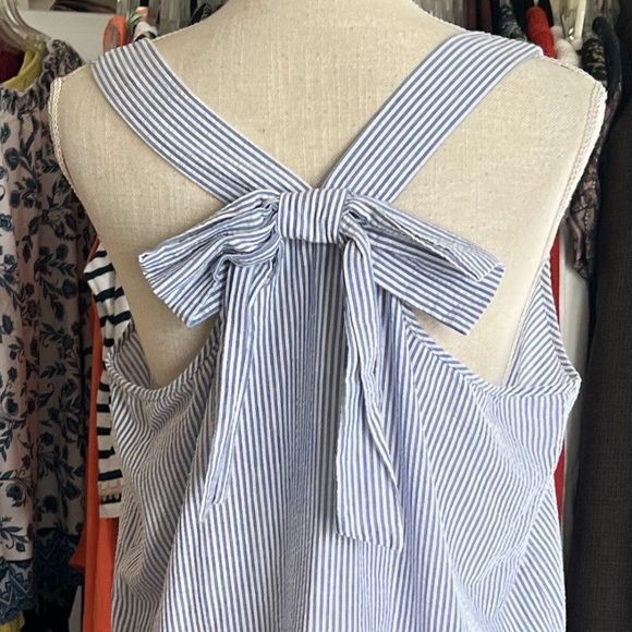 C Blue and White Striped Bow Back Top with Ruffle Hemline Size XL - Picture 4 of 7